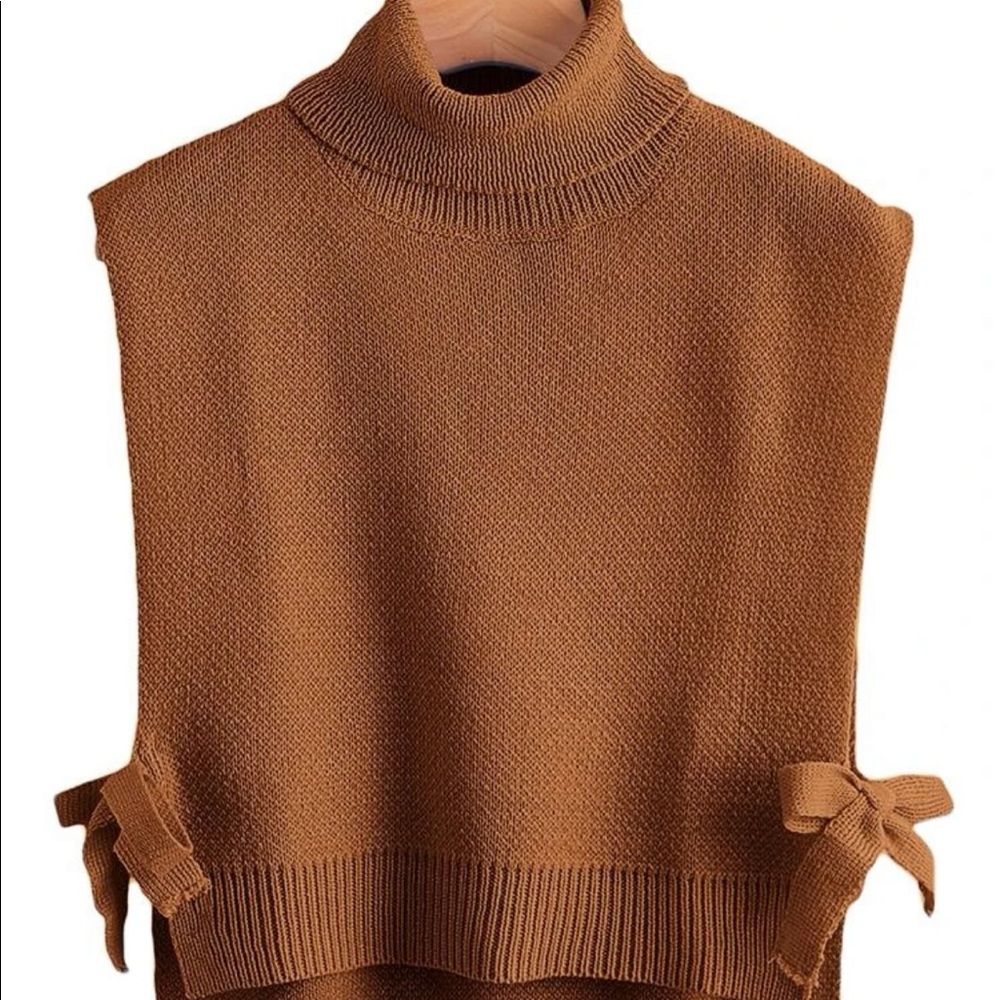 Turtle Neck Knot Side Sweater Vest